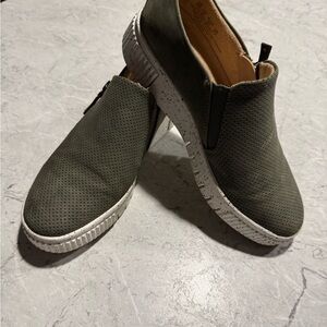 SOUL Naturalizer Women's Olive Green Flats Size 6